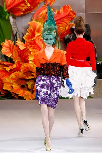 Look 8